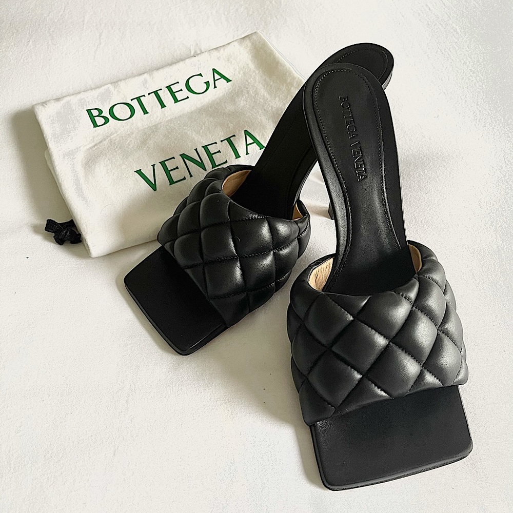 🔥 BOTTEGA VENETA Quilted Leather Mules